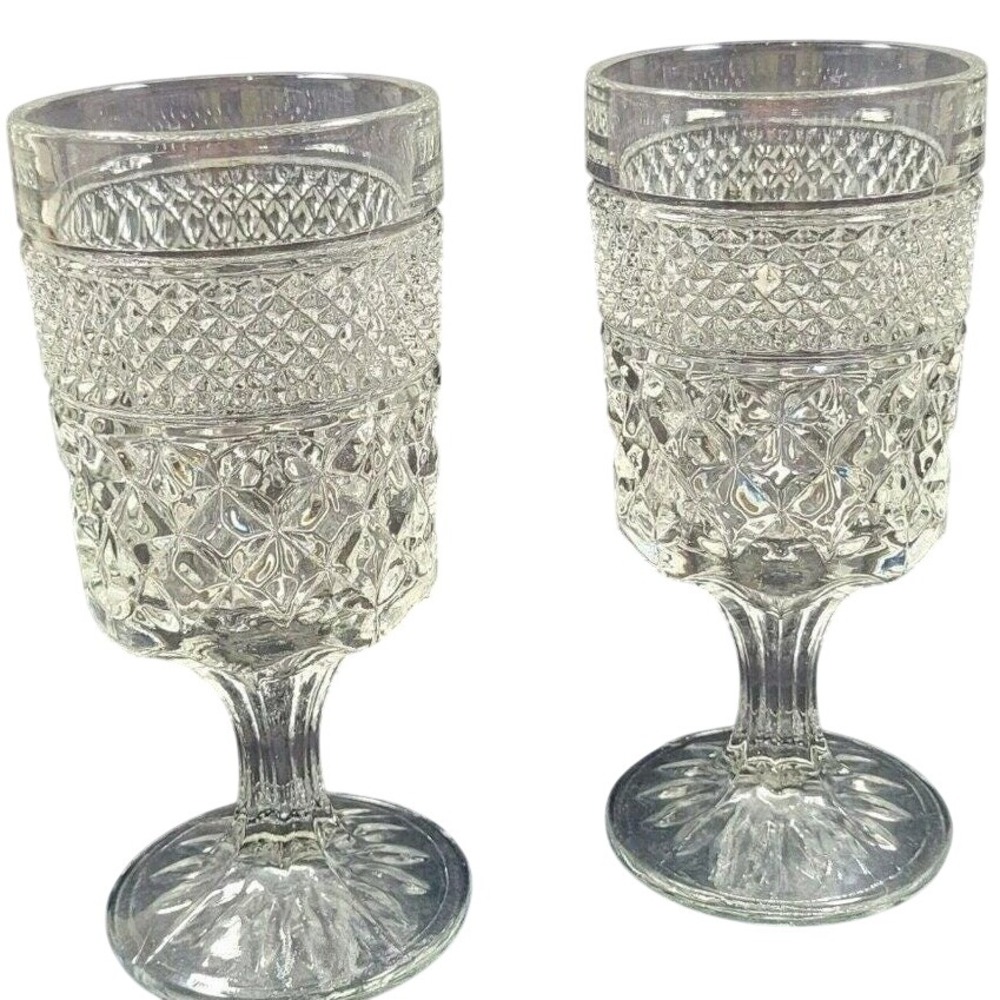 2 Anchor Hocking Glass Wexford Claret Goblet Stemmed Footed Wine Glass 8 oz VTG